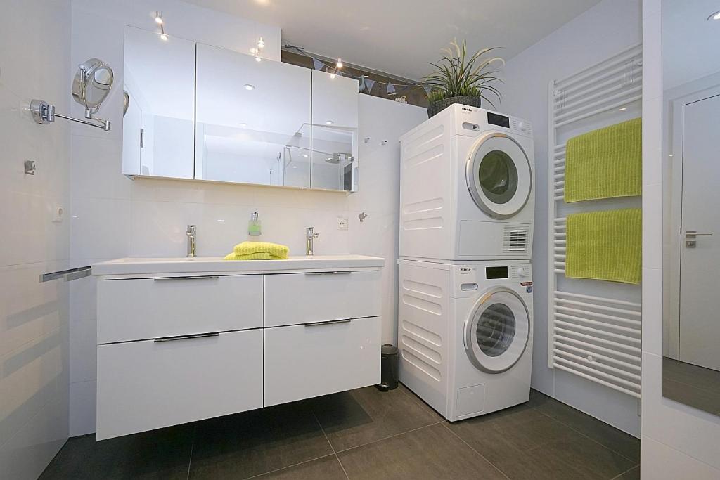 Traum Strandliebe Mit Meerblick, 3 Schlafzimmer, 2 Baeder Appartement Binz